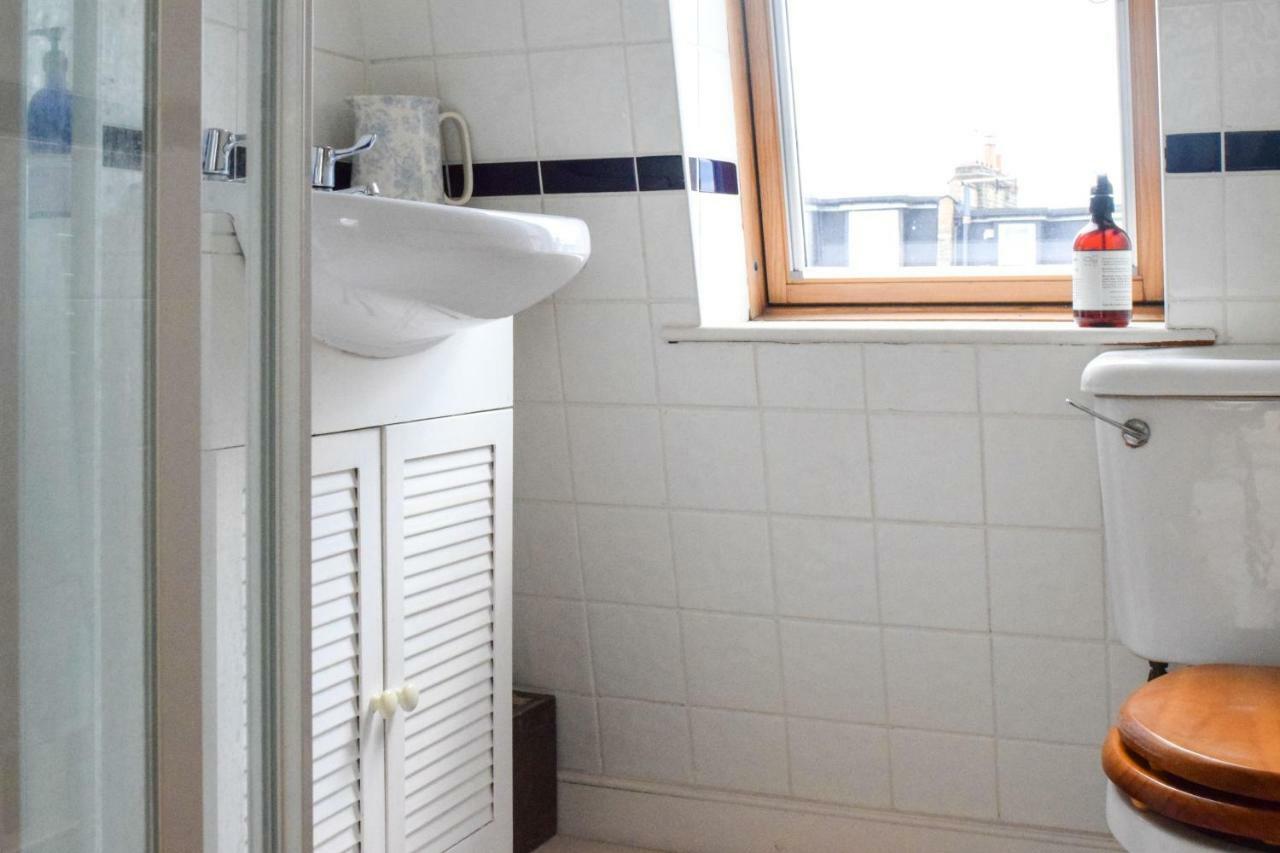 3 Bedroom Family House With A Superb Kitchen And Garden Londyn Zewnętrze zdjęcie