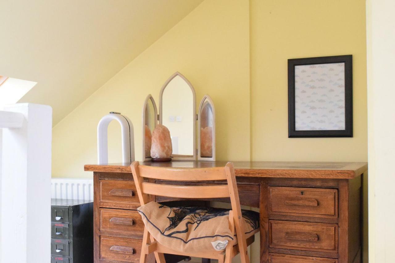 3 Bedroom Family House With A Superb Kitchen And Garden Londyn Zewnętrze zdjęcie