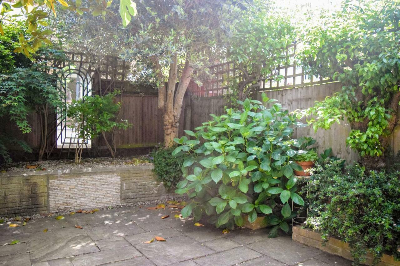 3 Bedroom Family House With A Superb Kitchen And Garden Londyn Zewnętrze zdjęcie